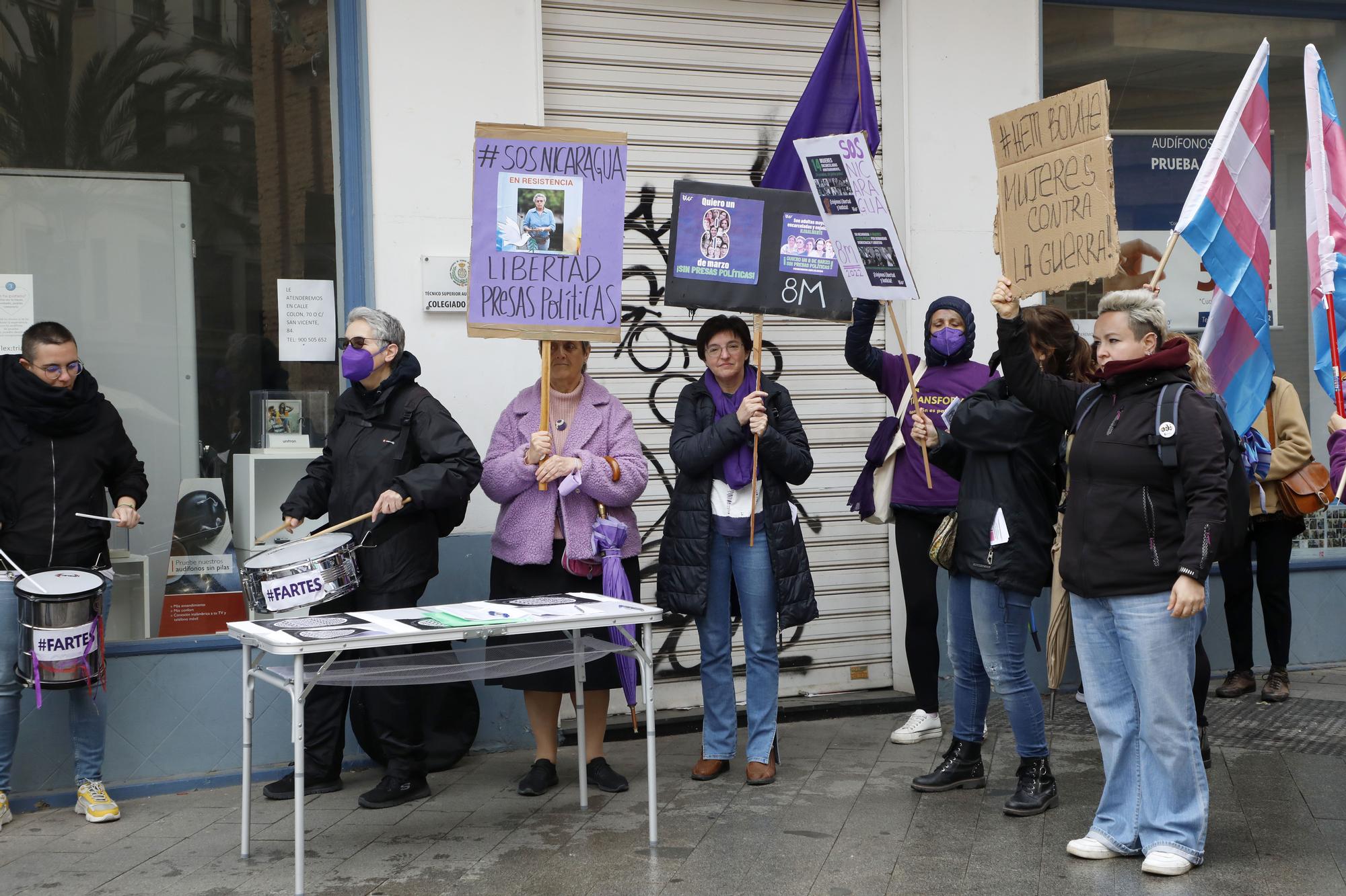 Concentración de mujeres en Russafa