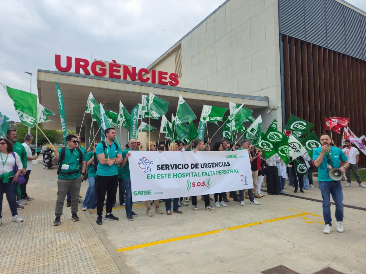 Satse protestando en el hospital de Llíria.