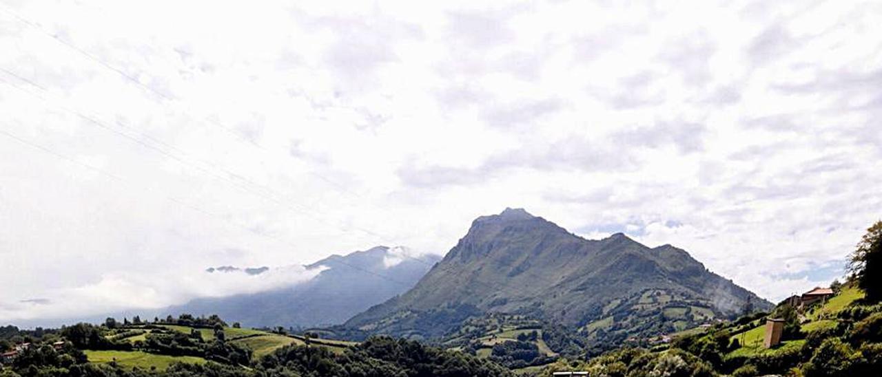 El embalse de los Alfilorios, en Morcín. | Miki López