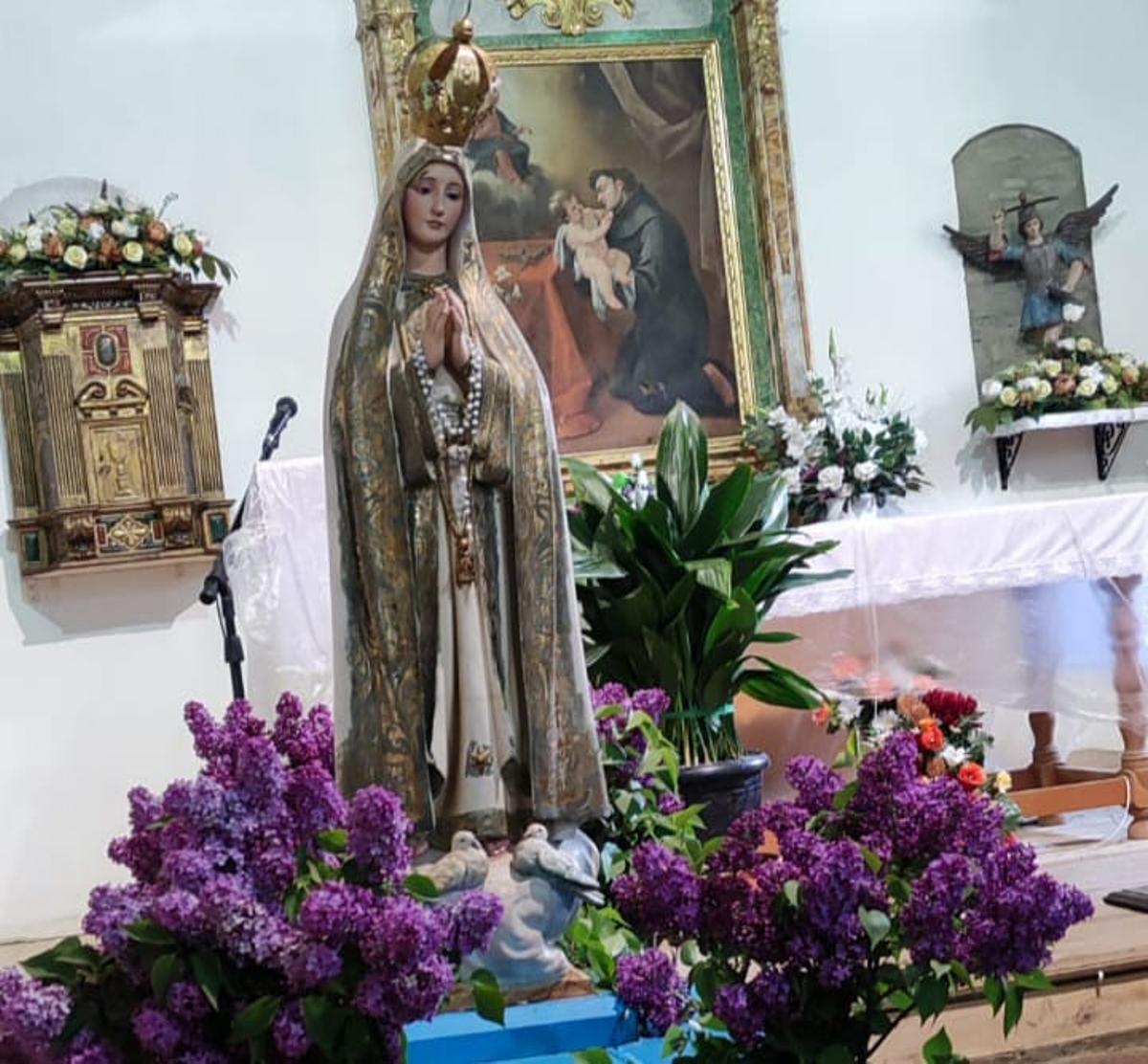 El fervor de Fradellos a la Virgen de Fátima cumple sus bodas de oro
