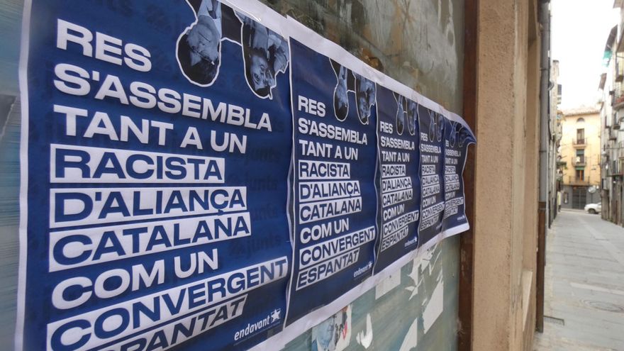 Pengen cartells a Ripoll que assimilen Junts amb Aliança Catalana
