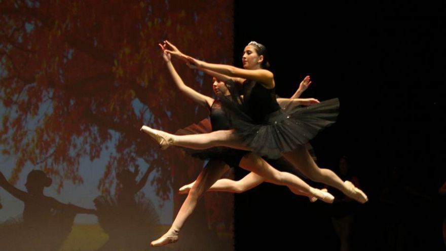 La danza de fin de curso. | SANTOS ÁLVAREZ