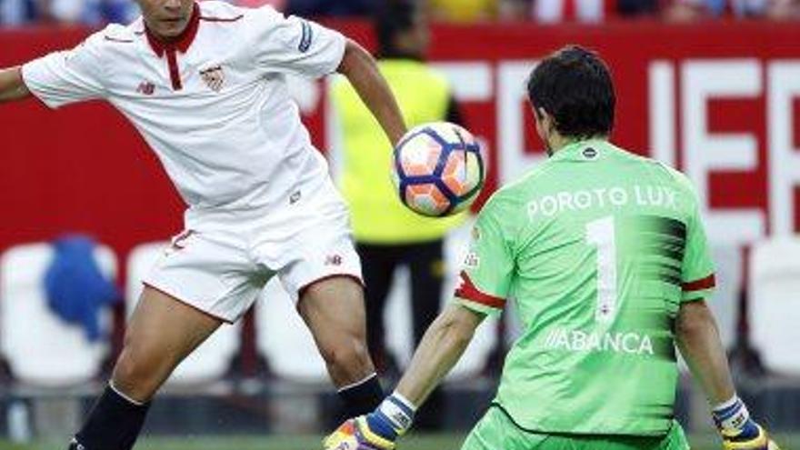 El Sevilla es revifa davant un Depor que segueix a prop de l&#039;abisme