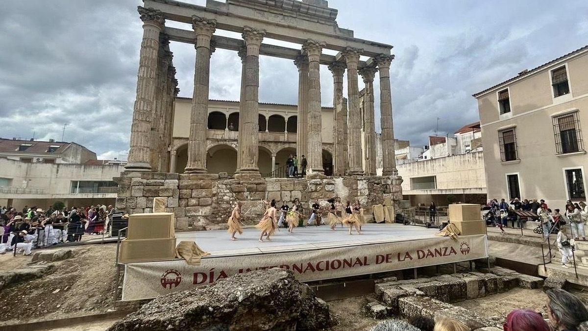 Exhibición del grupo Capoeira Malembe, ayer, en el Templo de Diana de Mérida.