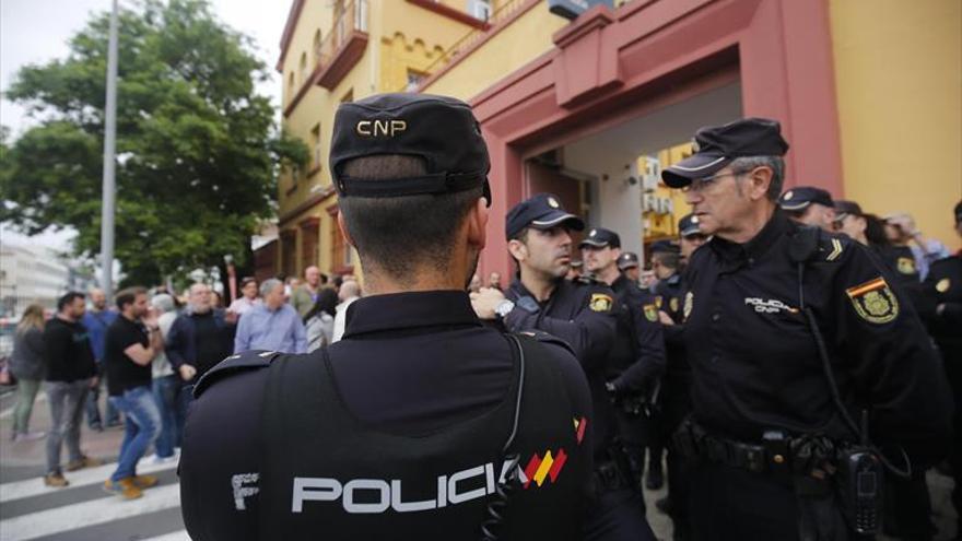 Los sindicatos policiales exigen un refuerzo de la plantilla profesional