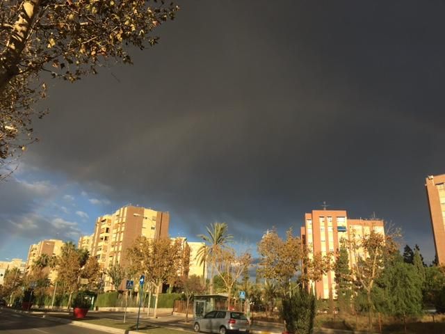 El arcoíris desde la avenida Doctor Rico