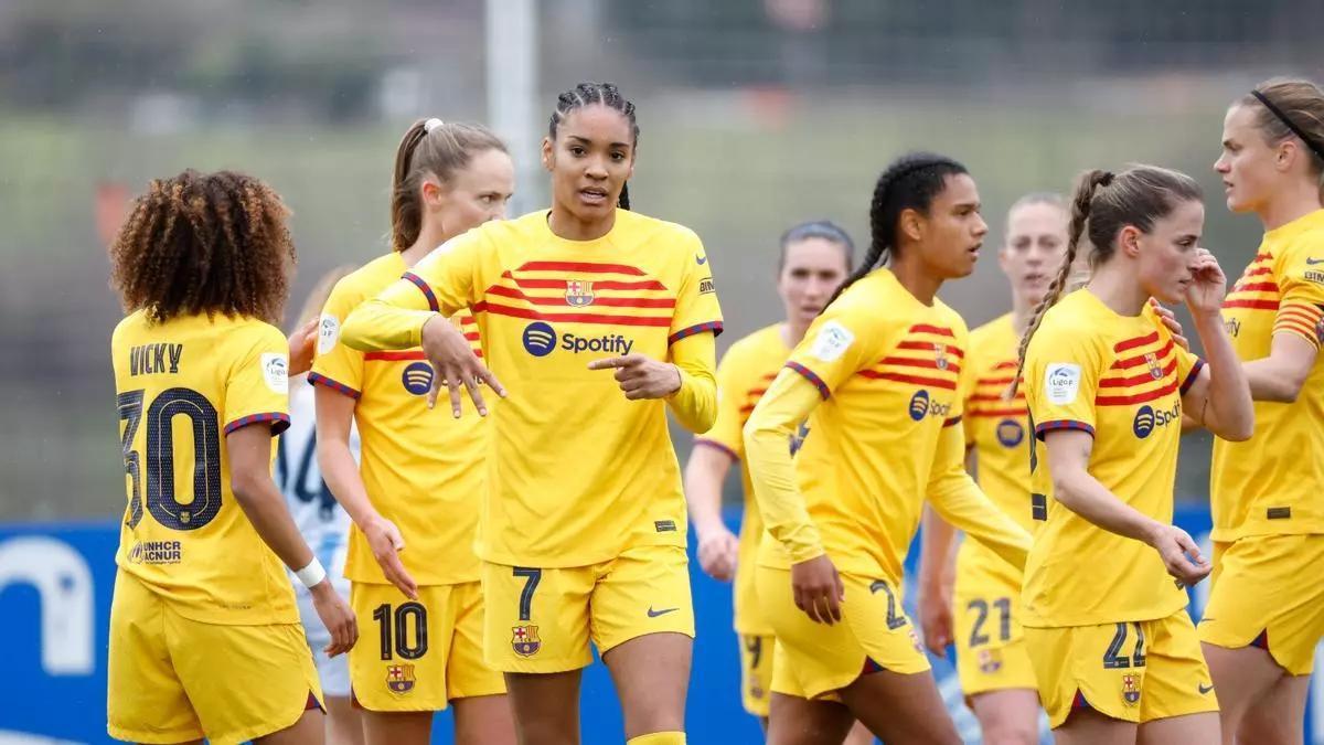 Salma Paralluelo celebra un gol ante la Real Sociedad.