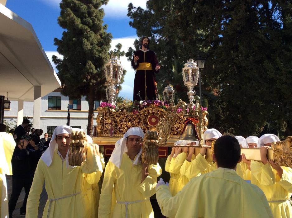 Procesión en el Colegio de Gamarra.