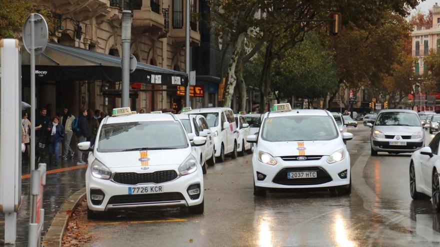 Cort anuncia mÃ¡s ayudas para aumentar la seguridad de los taxistas.