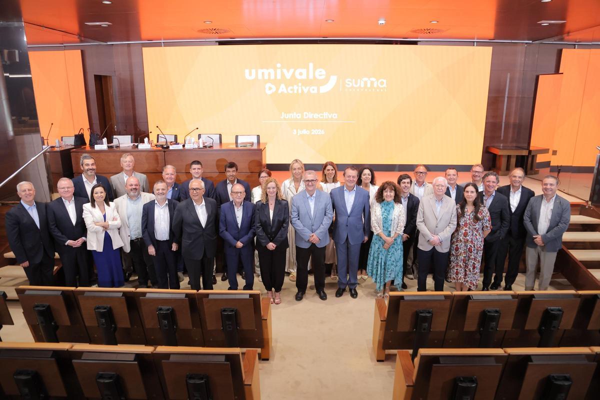 Representantes de Umivale Activa, en la asamblea general.
