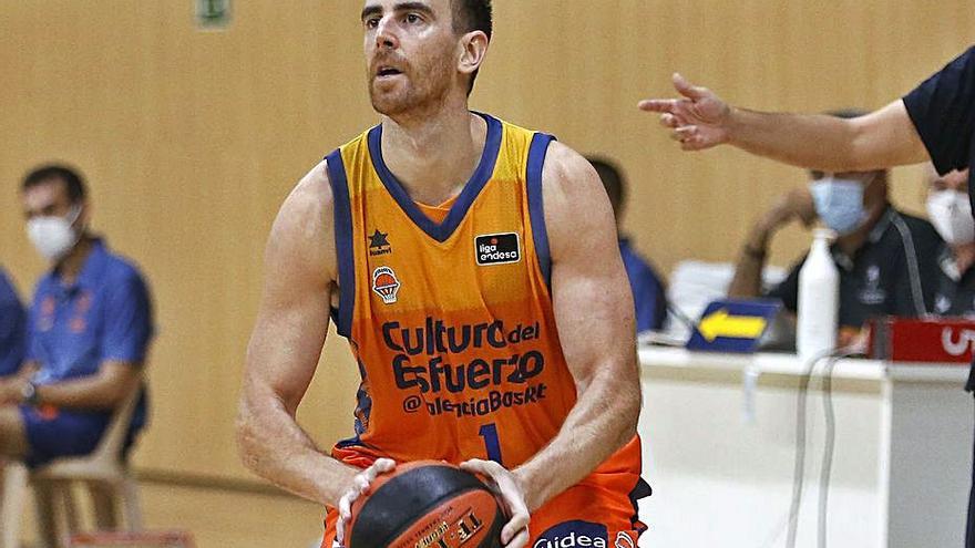 Víctor Claver, en su primer partido de esta temporada.  | M. A. POLO / VBC