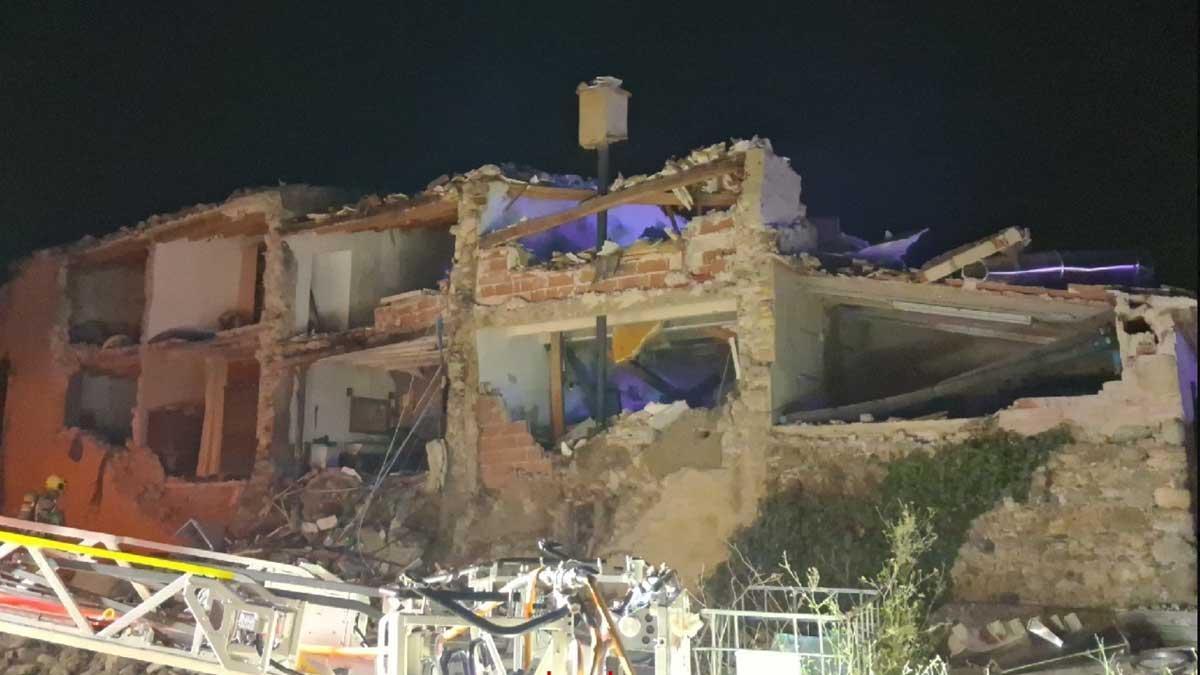 Una explosión en un hotel de Peralada revienta el edificio y deja un herido crítico y otro leve