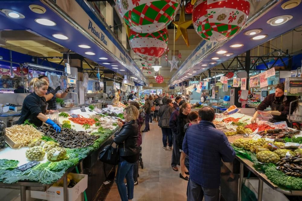 Víspera de Navidad en el mercado del Olivar