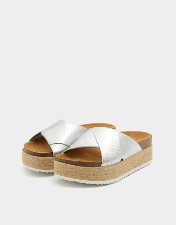 Las sandalias de caucho