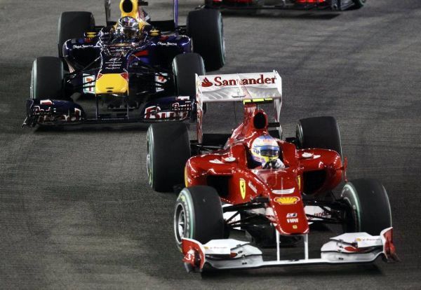 Alonso vence en Singapur