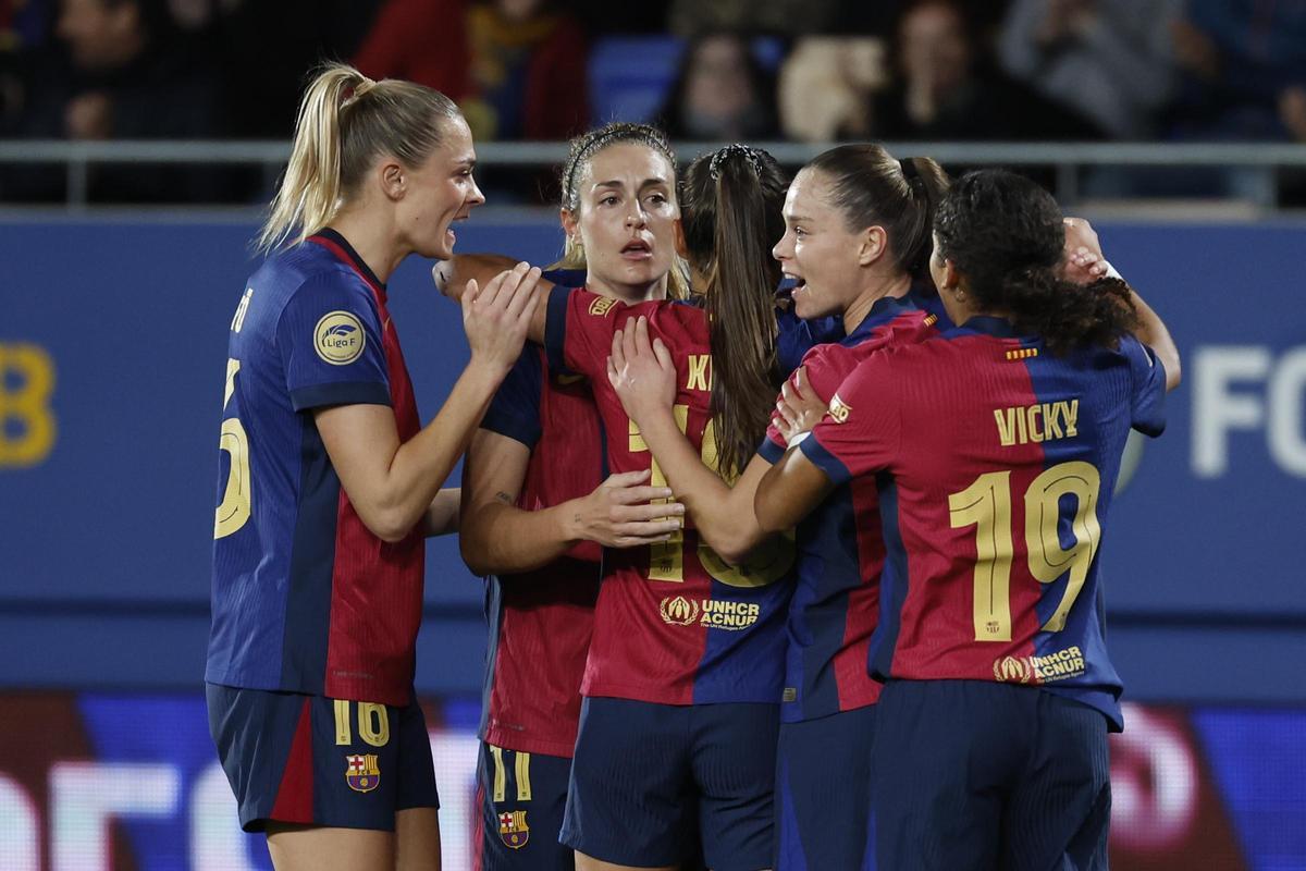 Las jugadoras del Barça celebrando un gol ante el Levante Badalona