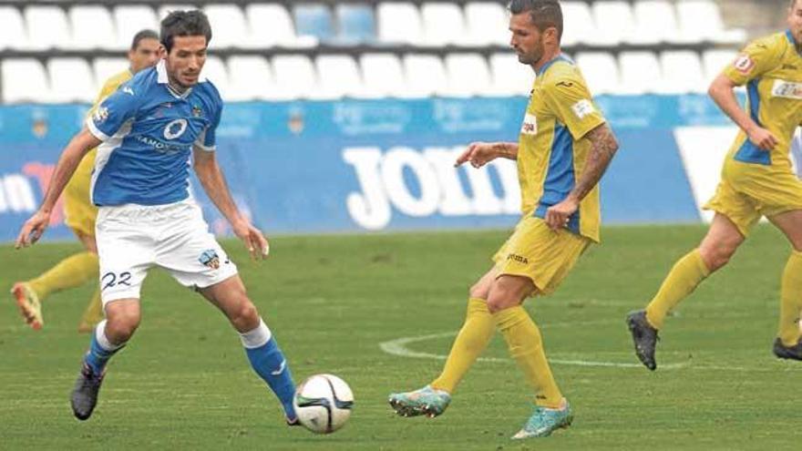 Instantánea del encuentro que ayer jugó el Atlético Baleares en Lleida.