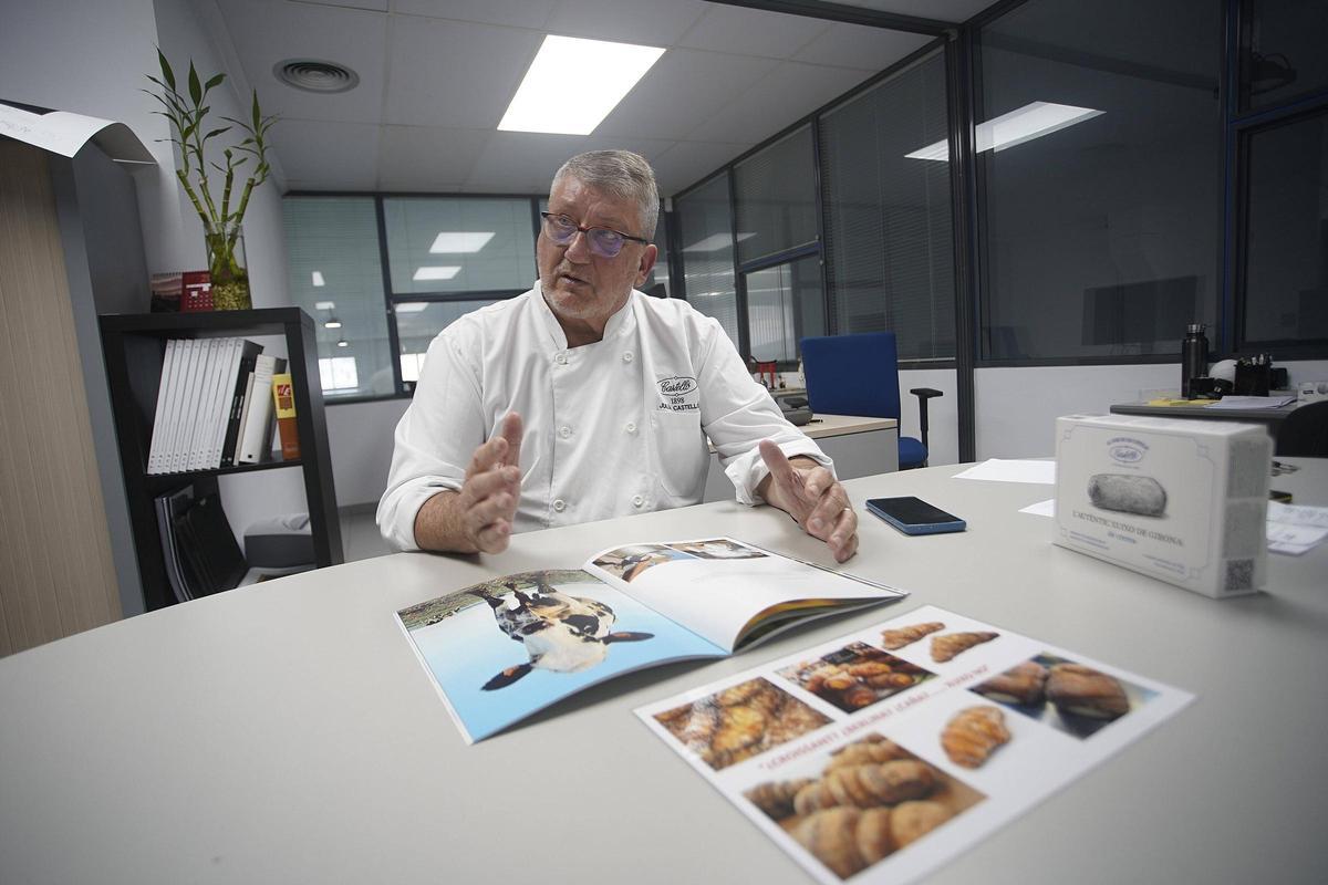 Julià Castelló a l'obrador d'El Xuixo de Can Castelló a Banyoles