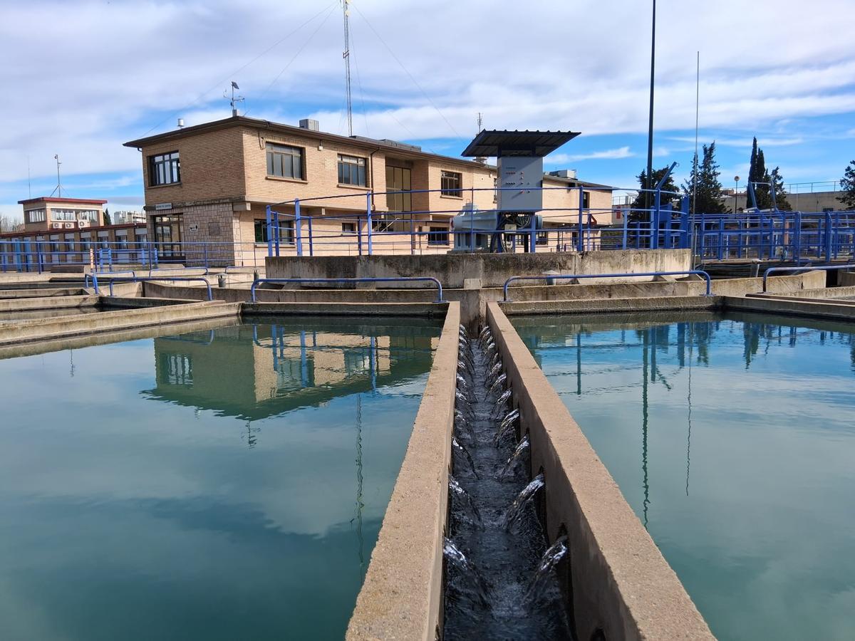 La estación de tratamiento de agua potable de Casablanca, este lunes en Zaragoza.