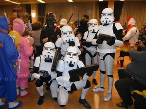 Uns lectors molt galàctics van disfrutar del Carnaval a Platja d’Aro. FOTO: VÍCTOR CAMON