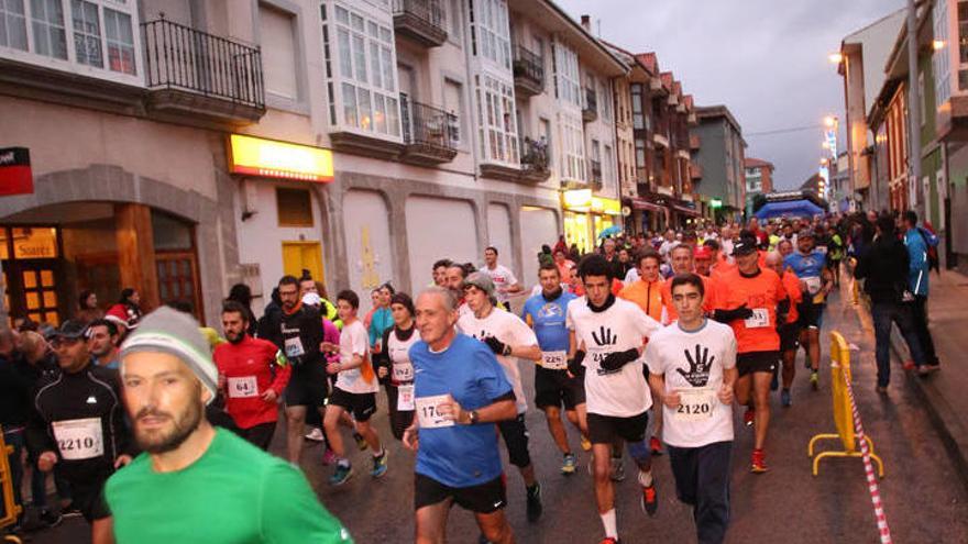 San Juan de la Arena celebra su &quot;San Silvestre Angulera&quot;