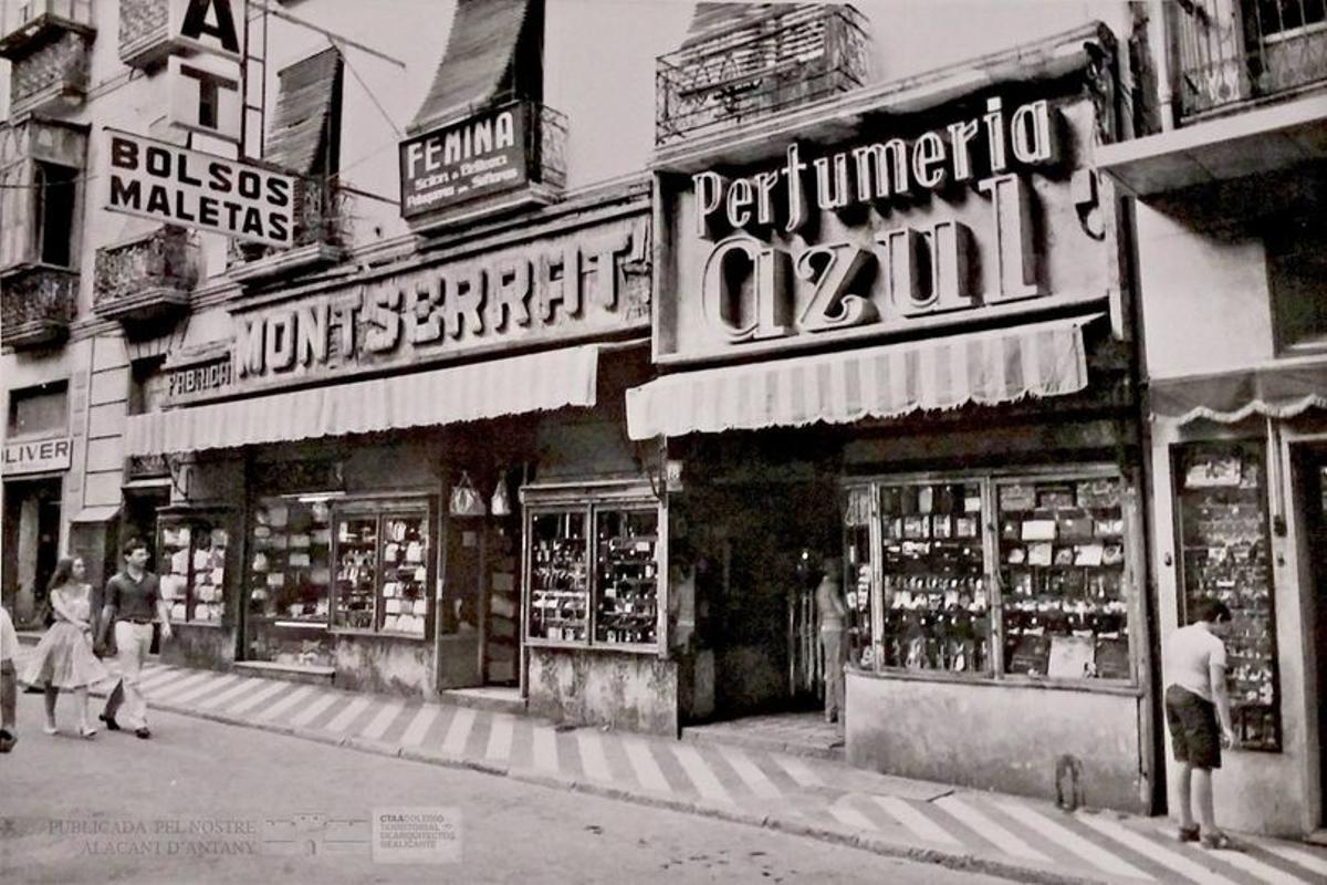 Antiguos comercios en la calle Castaños de Alicante.