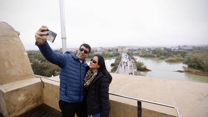 Córdoba abre la terraza de la Puerta del Puente