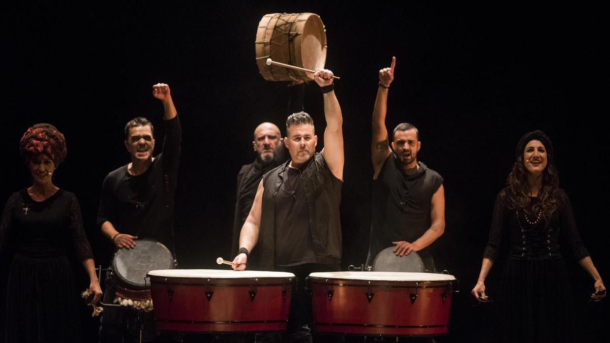 El Teatro Cuyás retoma la exhibición del vibrante ‘Ángaro’, de la compañía Pieles