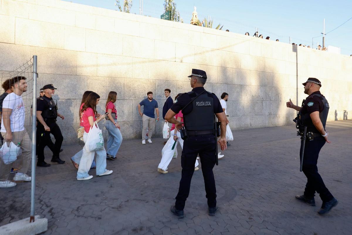 Córdoba en Mayo. Feria de Nuestra Señora de la Salud 2026. Reportaje del botellón y Policía local