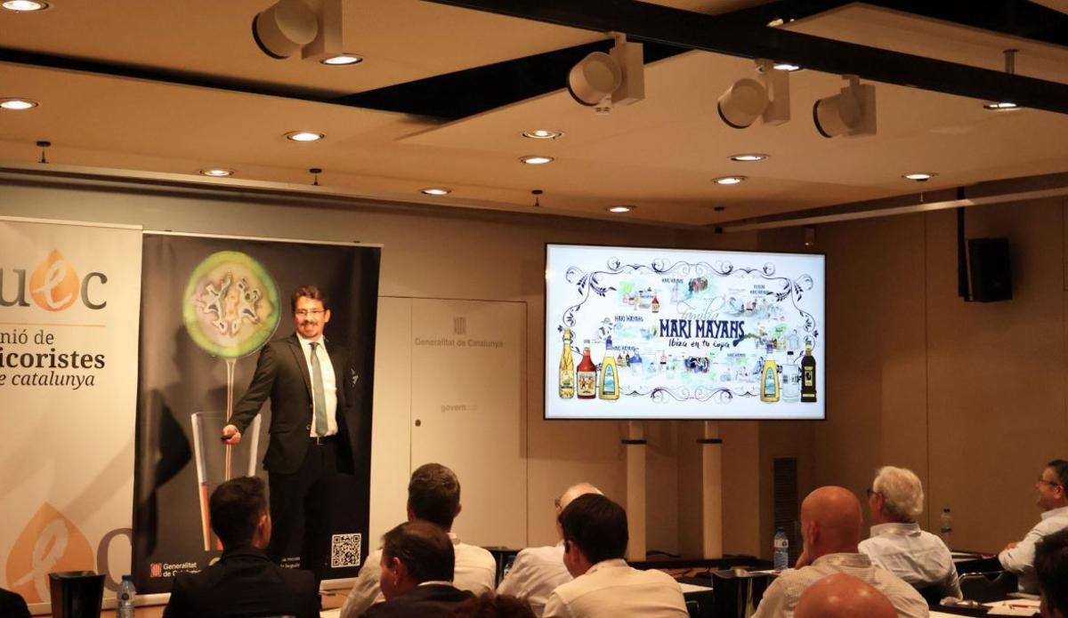 Carlos Marí Mayans durante su ponencia en el Simposium Internacional Licorista. |  | FMM