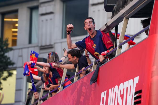 ¡De locos! Las mejores imágenes de una ciudad entregada al Barça