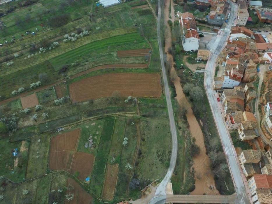 El río Túria se desborda a su paso por Ademuz