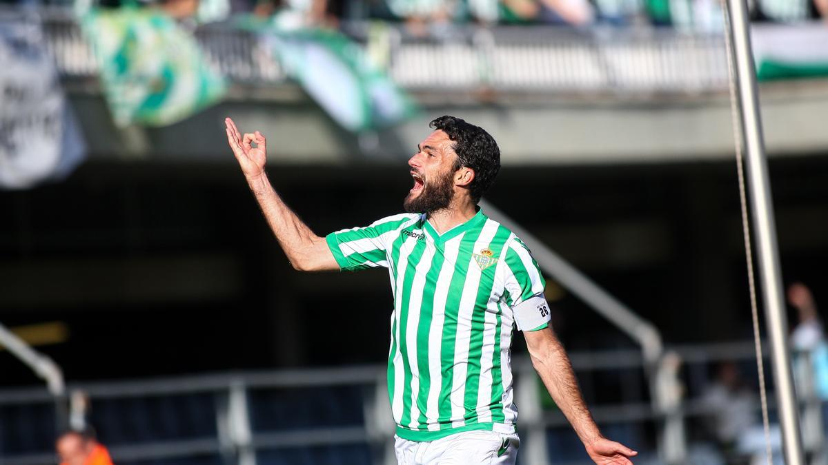 Jorge Molina celebra el gol que marcó en el Mini Estadi. / LOF