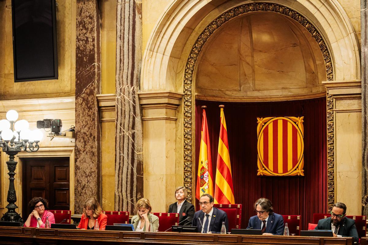 La Mesa del Parlament durante el pleno.