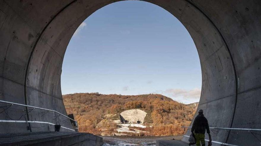 Viaducto que unirá los túneles de Portocamba y Cerdedelo, en Ourense. brais lorenzo
