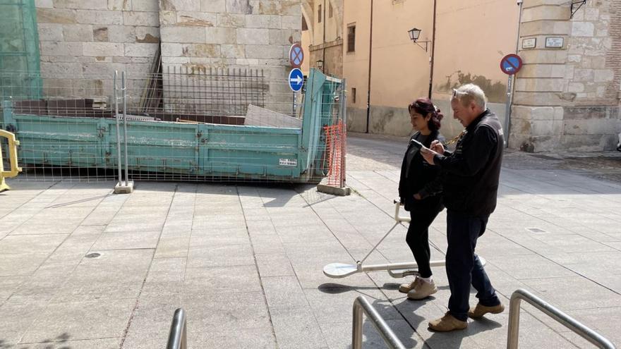 Trabajadores durante la toma de datos en San Ildefonso. | Diócesis de Zamora