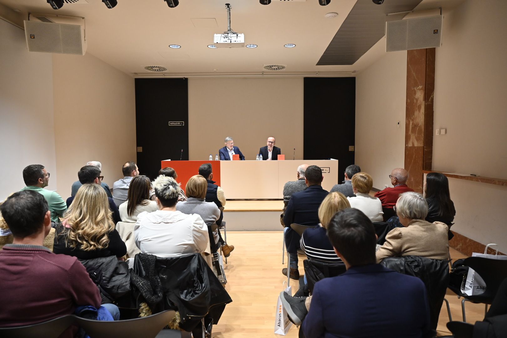 Ximo Puig presenta su nuevo libro en Castelló