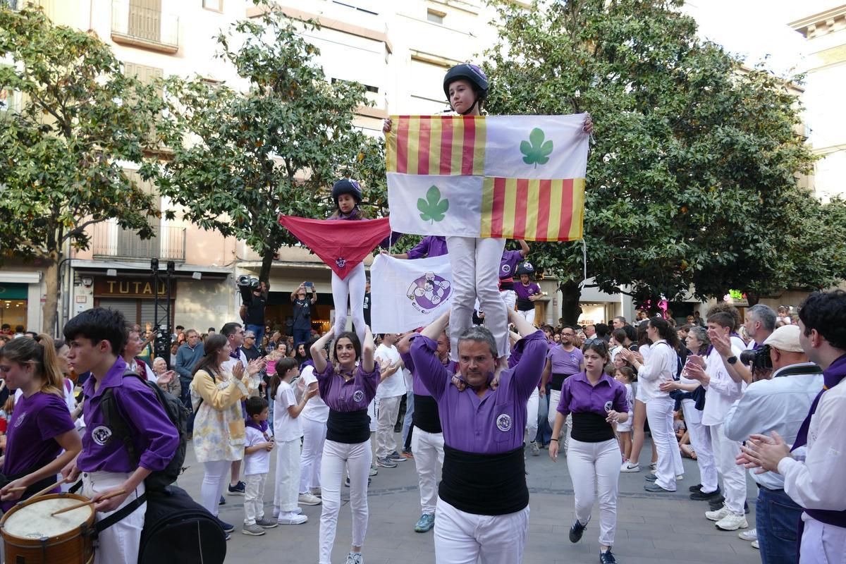 EN IMATGES | Les diferents generacions de la Colla Castellera de Figueres protagonitzen el pregó de Santa Creu