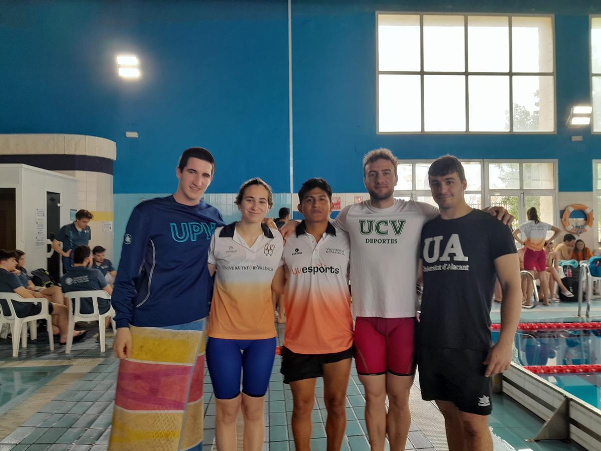 Nadadores del CN Xàtiva en el Autonómico Universiario.