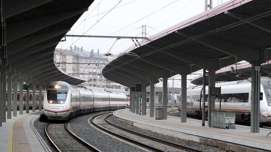 Estación empalme de Ourense donde irá la futura intermodal. // Jesús Regal