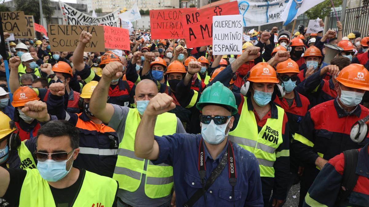 Trabajadores de Alcoa en una reciente protesta. // Xoán Álvarez