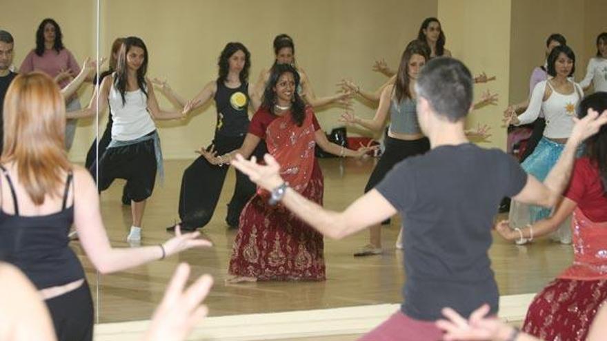 Clase abierta de Danza del Vientre y Bollywood