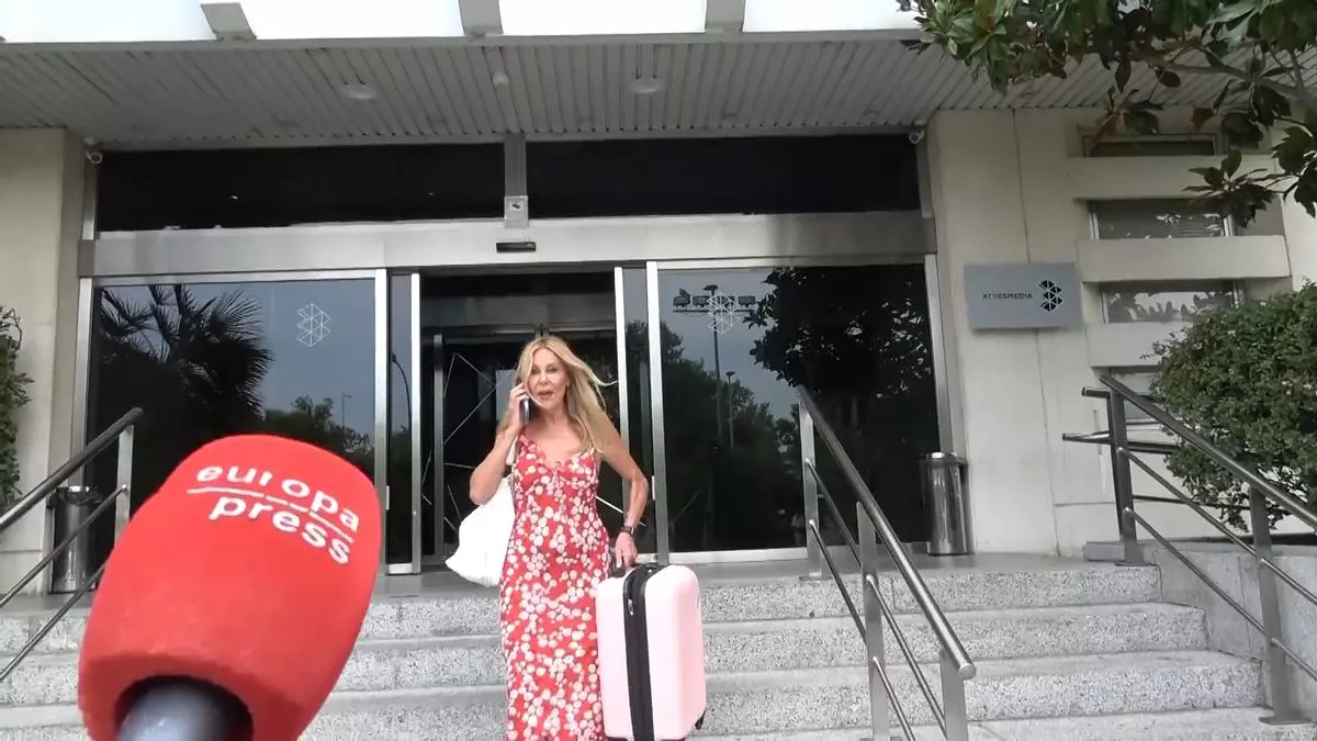 Ana Obregón carga contra los que critican el elevado precio de su casa de Mallorca: "Confunden antigüedad con viejo decrépito"