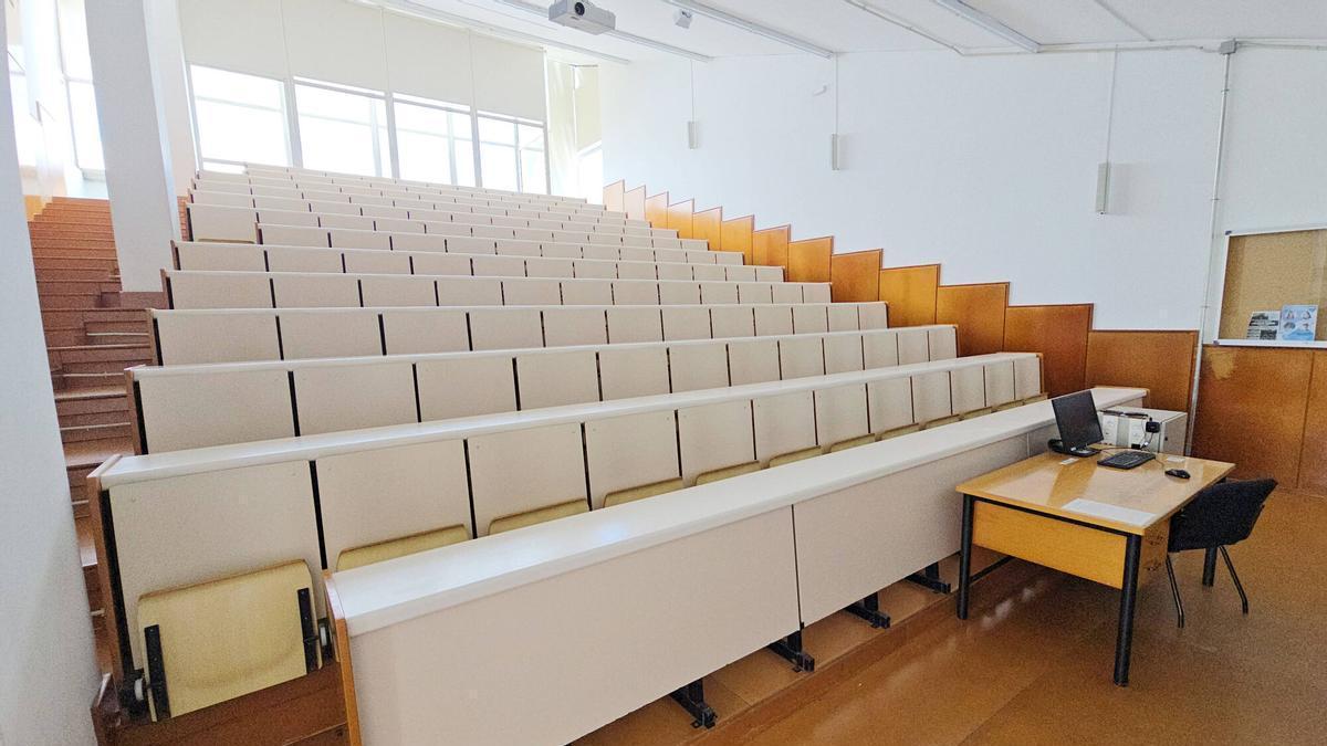 Aula de la facultad de Económicas de la Universidad de Vigo tras finalizar la PAU.