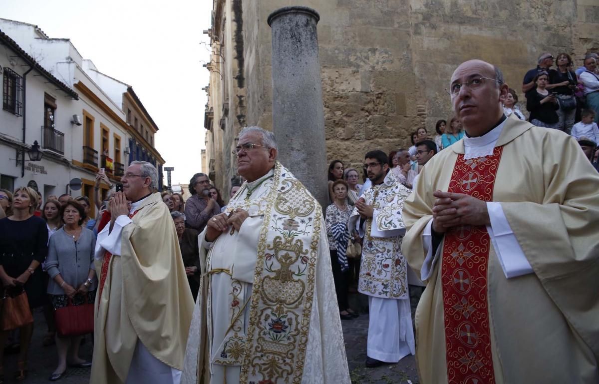 El Corpus recorre las inmediaciones de la Mezquita-Catedral