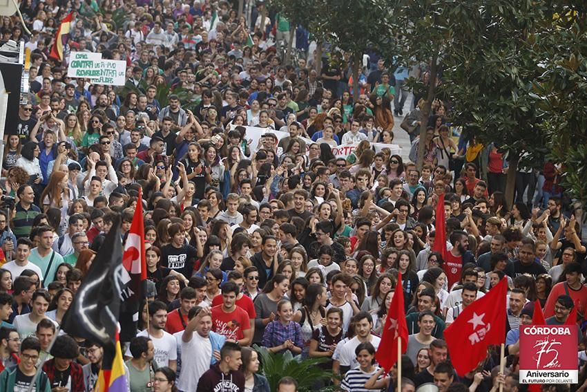 FOTOGALERÍA / Jornada de huelga estudiantil en Córdoba contra la LOMCE