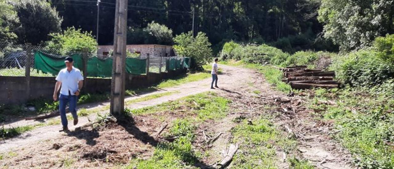 El vial de acceso al área de autocaravanas de Achadiza.   | // FDV