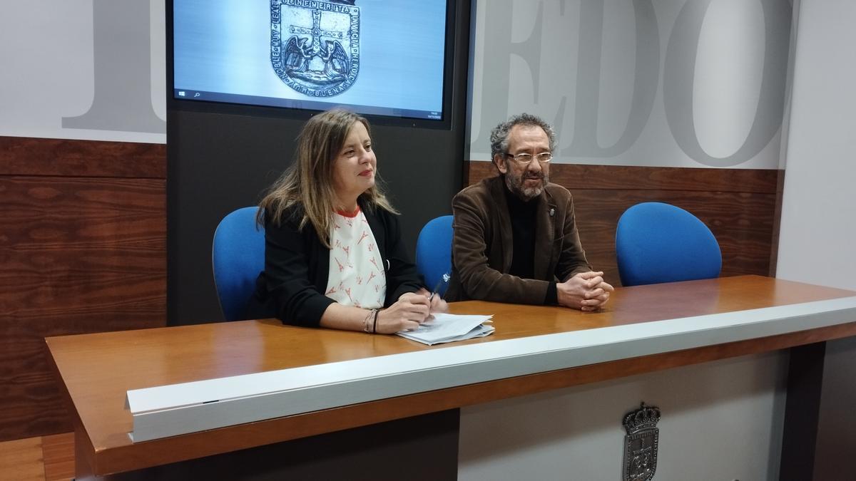 Ana Taboada y Ricardo Menéndez Salmón en la presentación de la iniciativa para la fábrica de La Vega