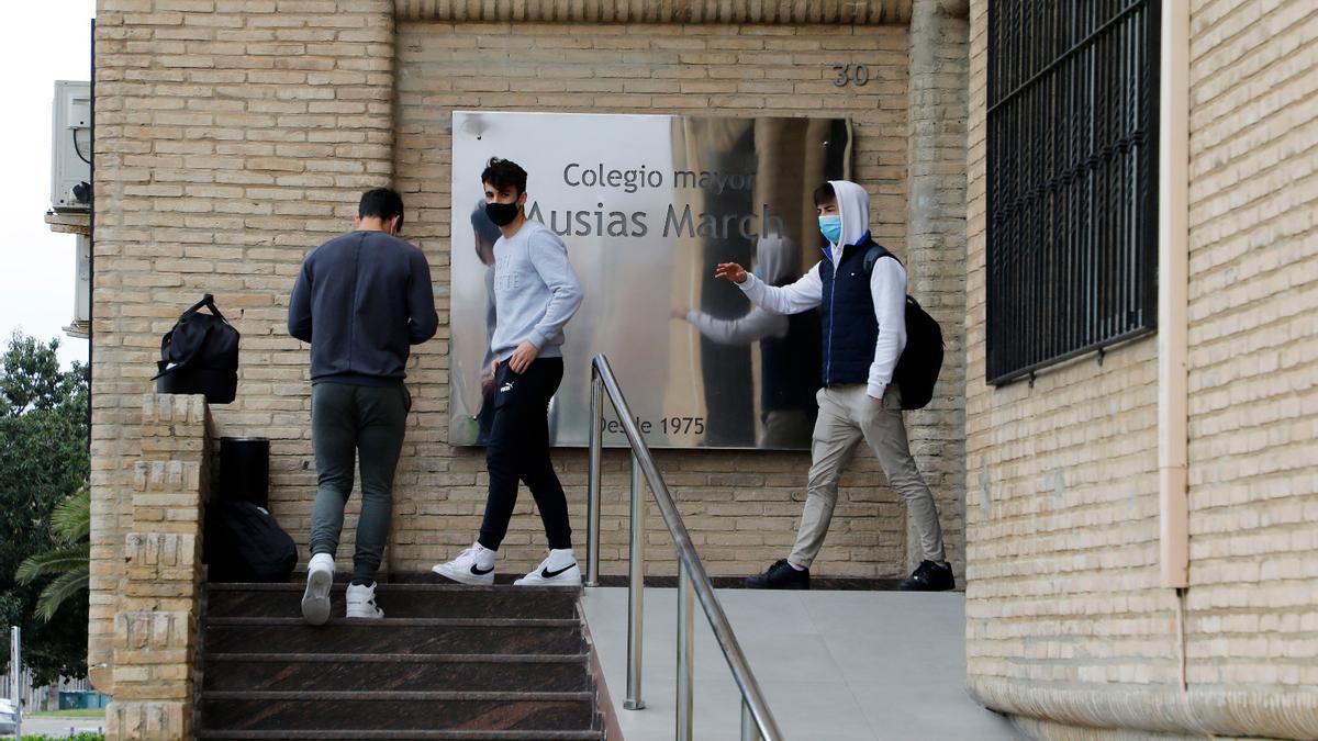 Nuevo macrobrote de covid en el colegio mayor Ausiàs March de València