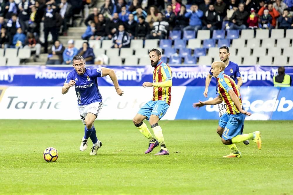 El partido entre el Real Oviedo y el Levante, en imágenes